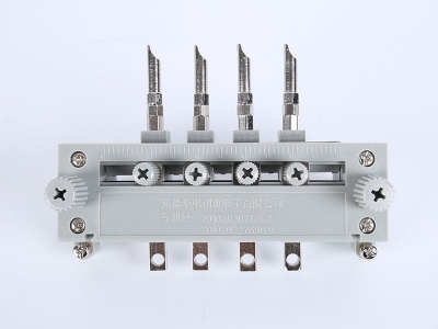 HH101B單相PC下出線(xiàn)表座（4滑塊-105、125MM-孔距，-M8-螺桿）